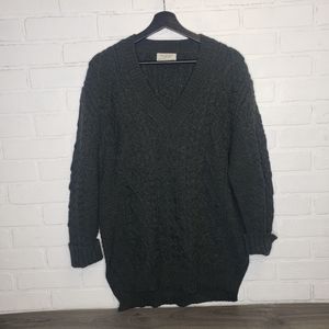 Blarney Woollen Mills Cliona Cable Wool V-neck Sweater